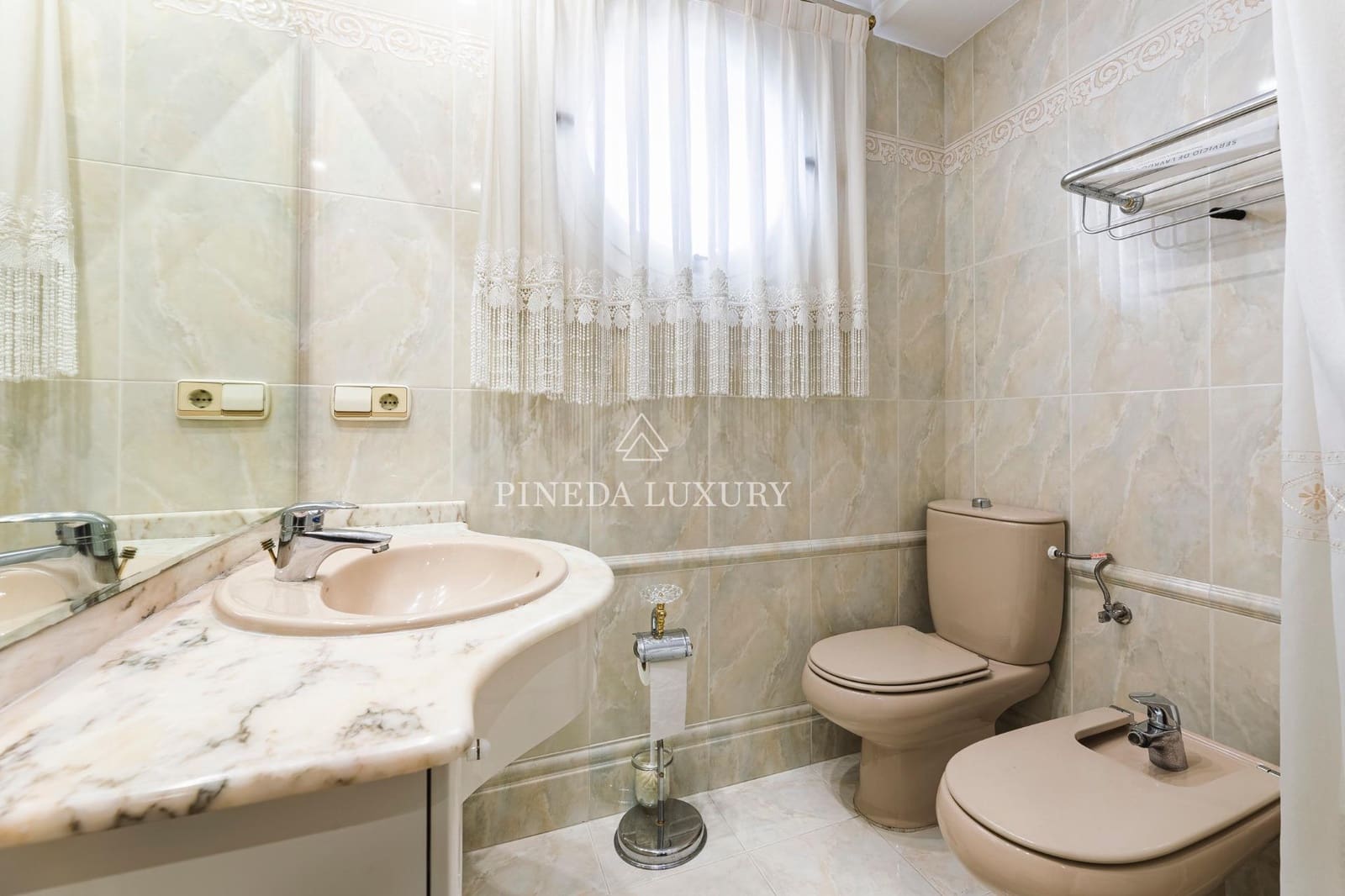 7 makuuhuone Huvila myytävänä paikassa Puig mukana uima-altaan 
autotalli - 1 200 000 € (Ref: 9400963)