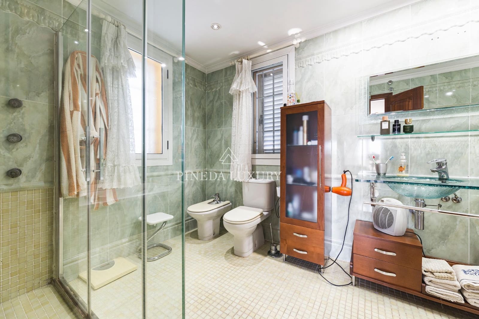 7 makuuhuone Huvila myytävänä paikassa Puig mukana uima-altaan 
autotalli - 1 200 000 € (Ref: 9400963)