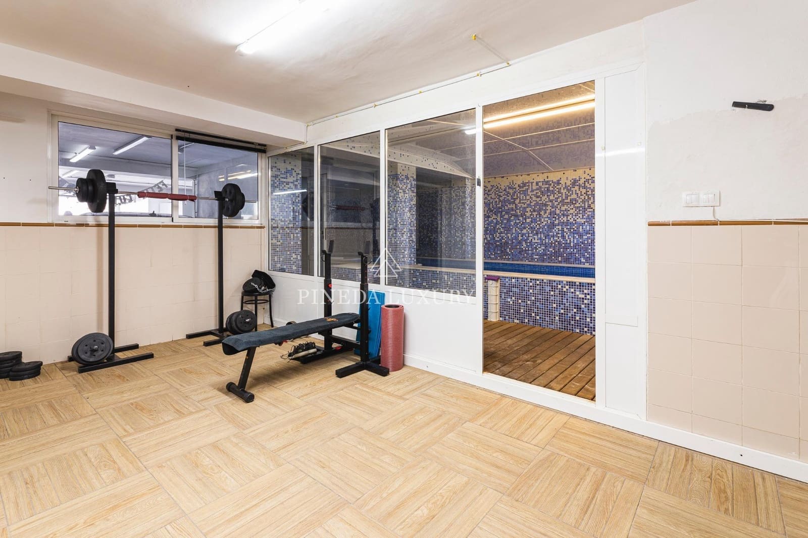 7 makuuhuone Huvila myytävänä paikassa Puig mukana uima-altaan 
autotalli - 1 200 000 € (Ref: 9400963)