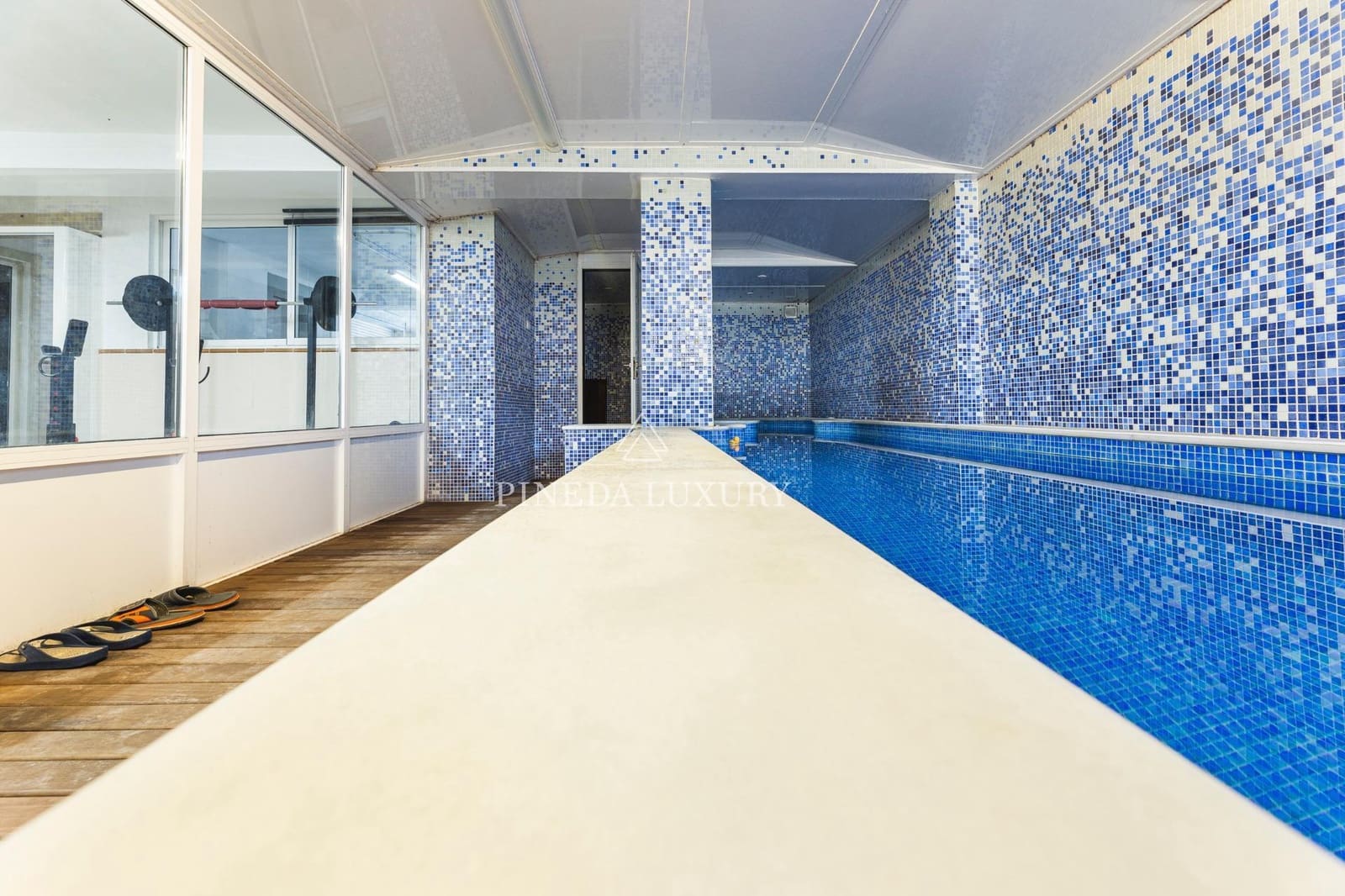 7 makuuhuone Huvila myytävänä paikassa Puig mukana uima-altaan 
autotalli - 1 200 000 € (Ref: 9400963)