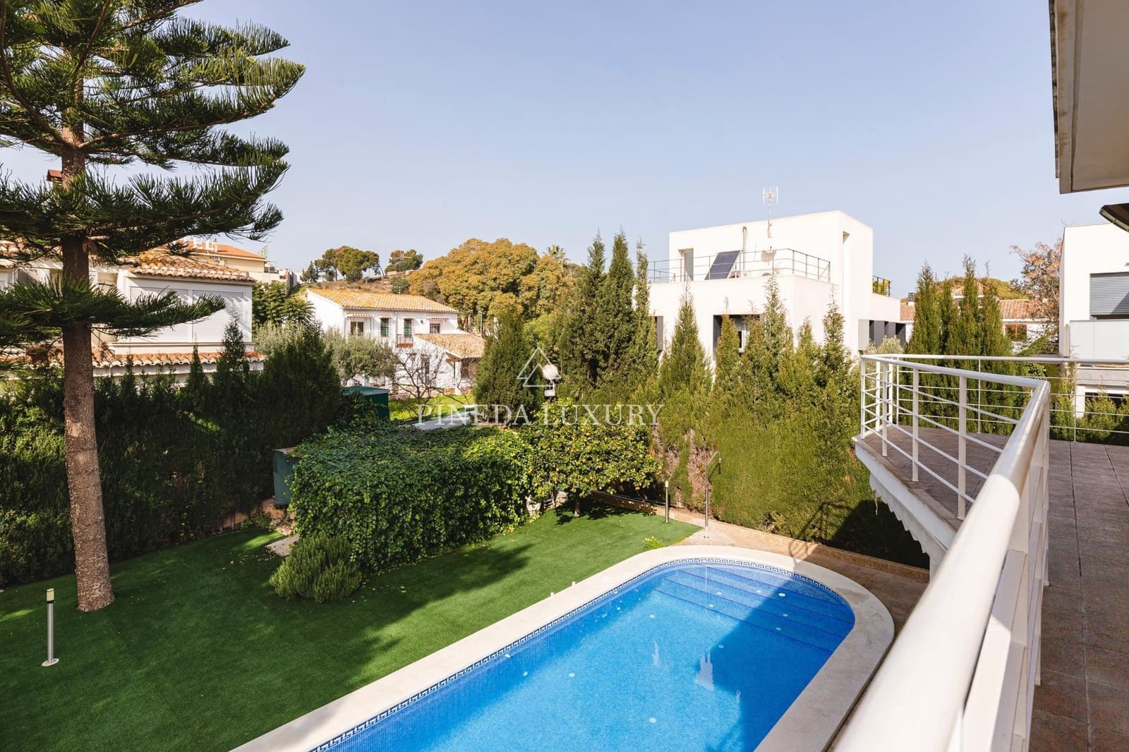 7 makuuhuone Huvila myytävänä paikassa Puig mukana uima-altaan 
autotalli - 1 200 000 € (Ref: 9400963)