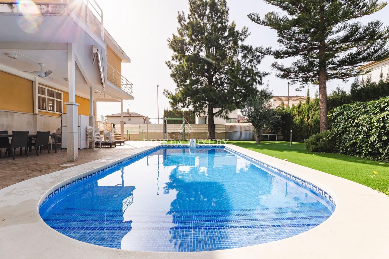 7 makuuhuone Huvila myytävänä paikassa Puig mukana uima-altaan 
autotalli - 1 200 000 € (Ref: 9400963)