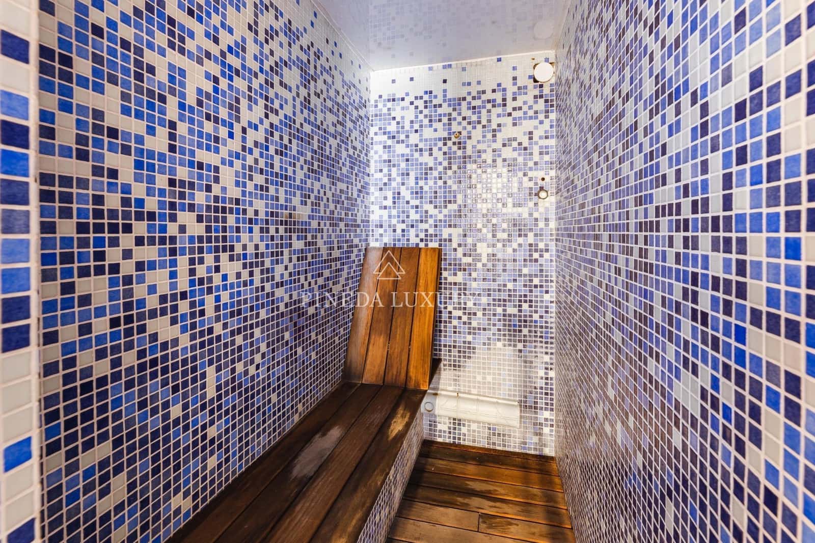 7 makuuhuone Huvila myytävänä paikassa Puig mukana uima-altaan 
autotalli - 1 200 000 € (Ref: 9400963)