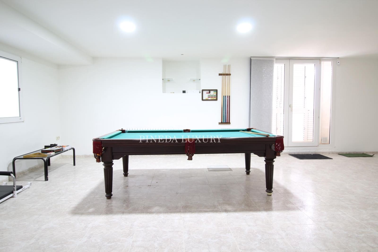 7 slaapkamer Villa te koop in Pucol met zwembad garage - € 1.550.000 (Ref: 9403361)