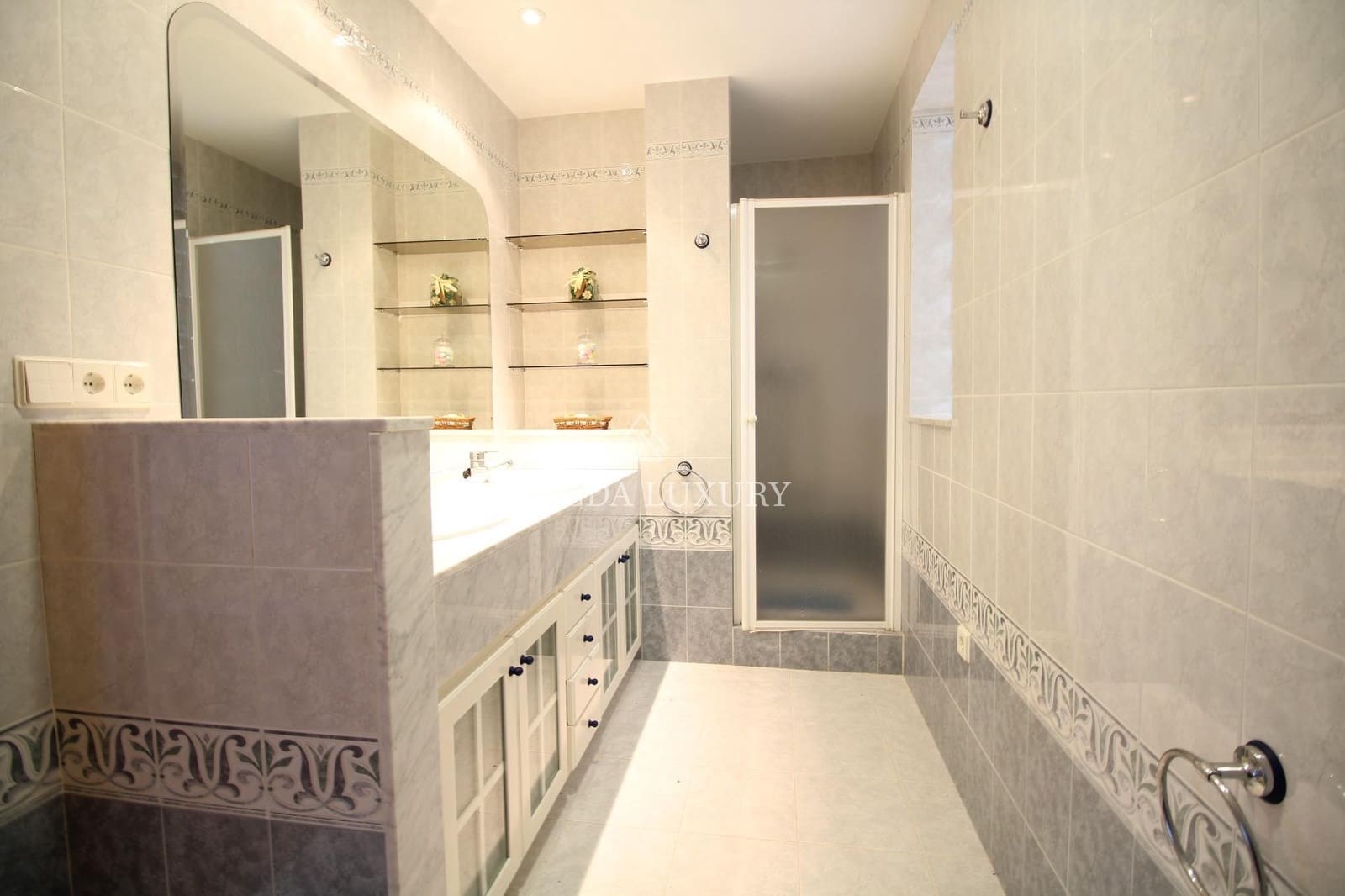 7 slaapkamer Villa te koop in Pucol met zwembad garage - € 1.550.000 (Ref: 9403361)