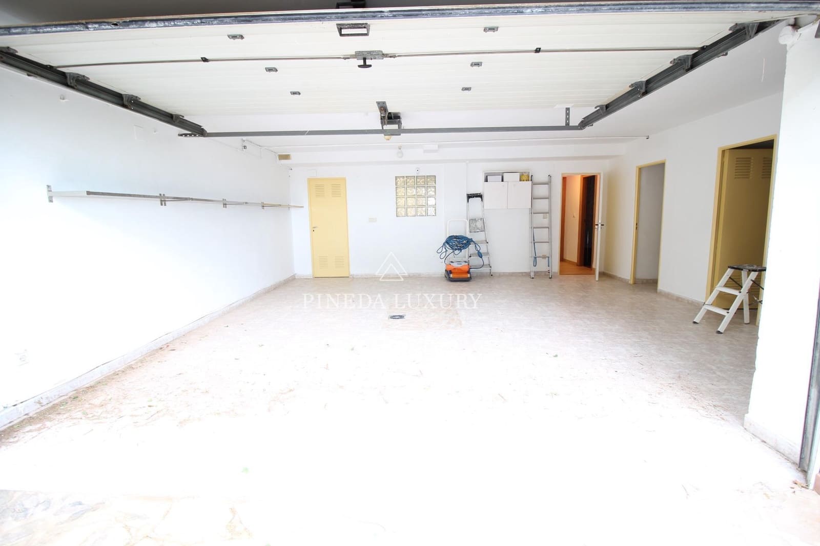 7 slaapkamer Villa te koop in Pucol met zwembad garage - € 1.550.000 (Ref: 9403361)