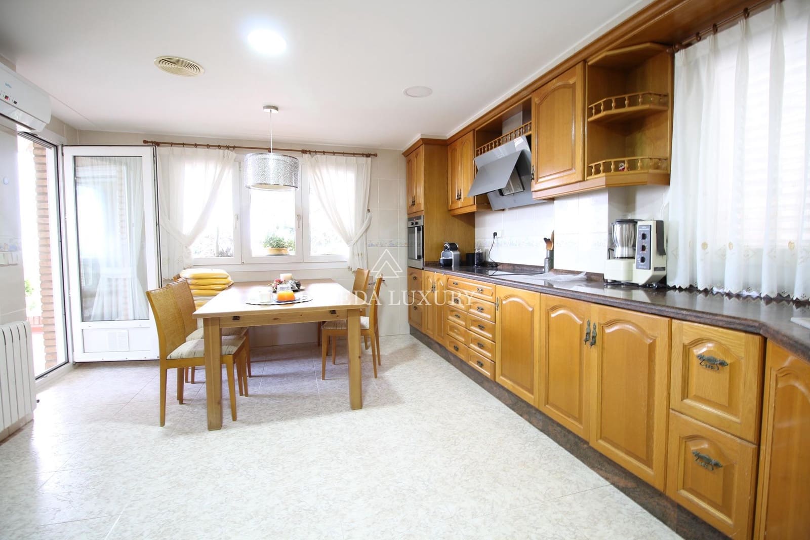 7 slaapkamer Villa te koop in Pucol met zwembad garage - € 1.550.000 (Ref: 9403361)