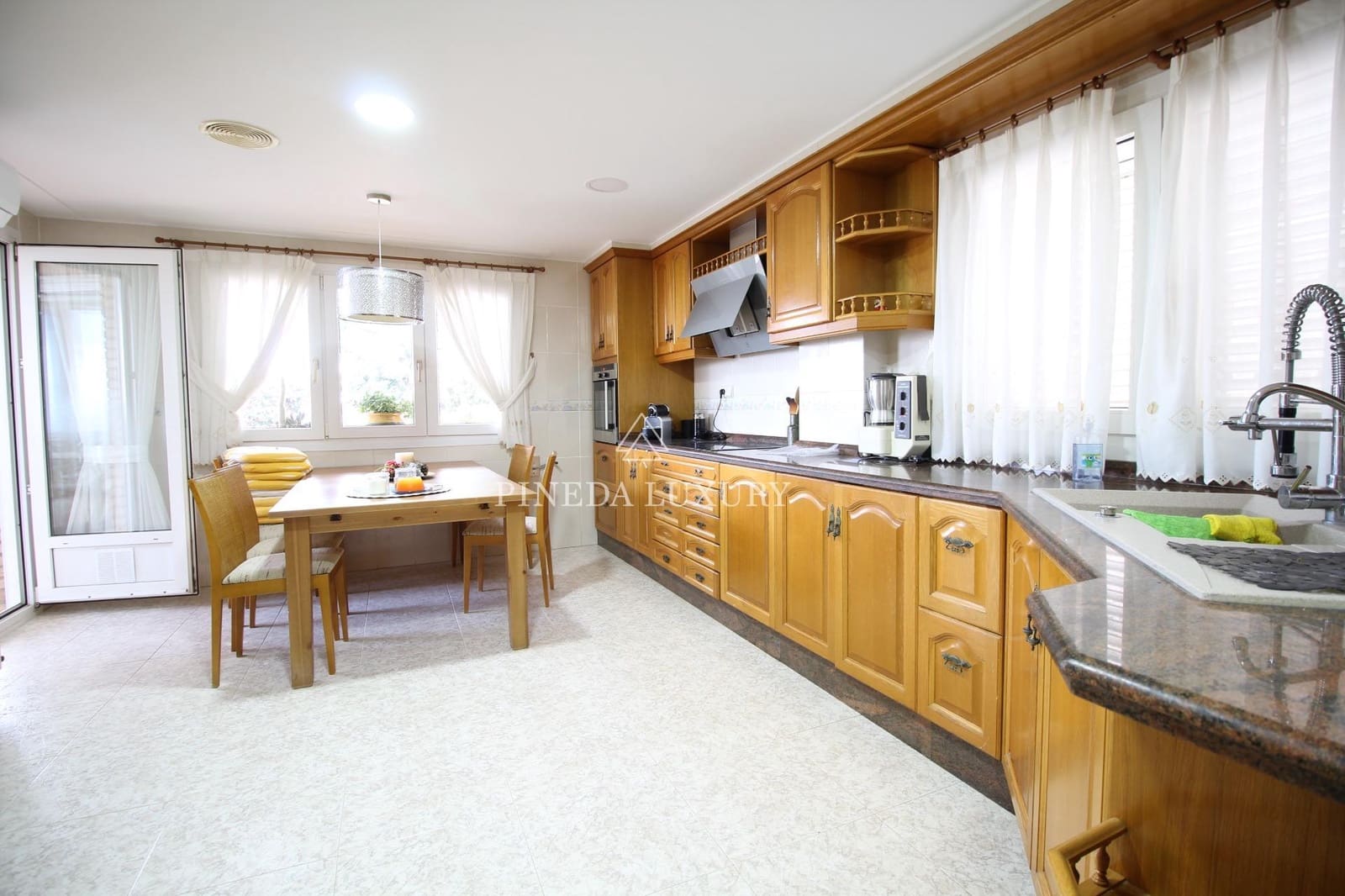 7 slaapkamer Villa te koop in Pucol met zwembad garage - € 1.550.000 (Ref: 9403361)