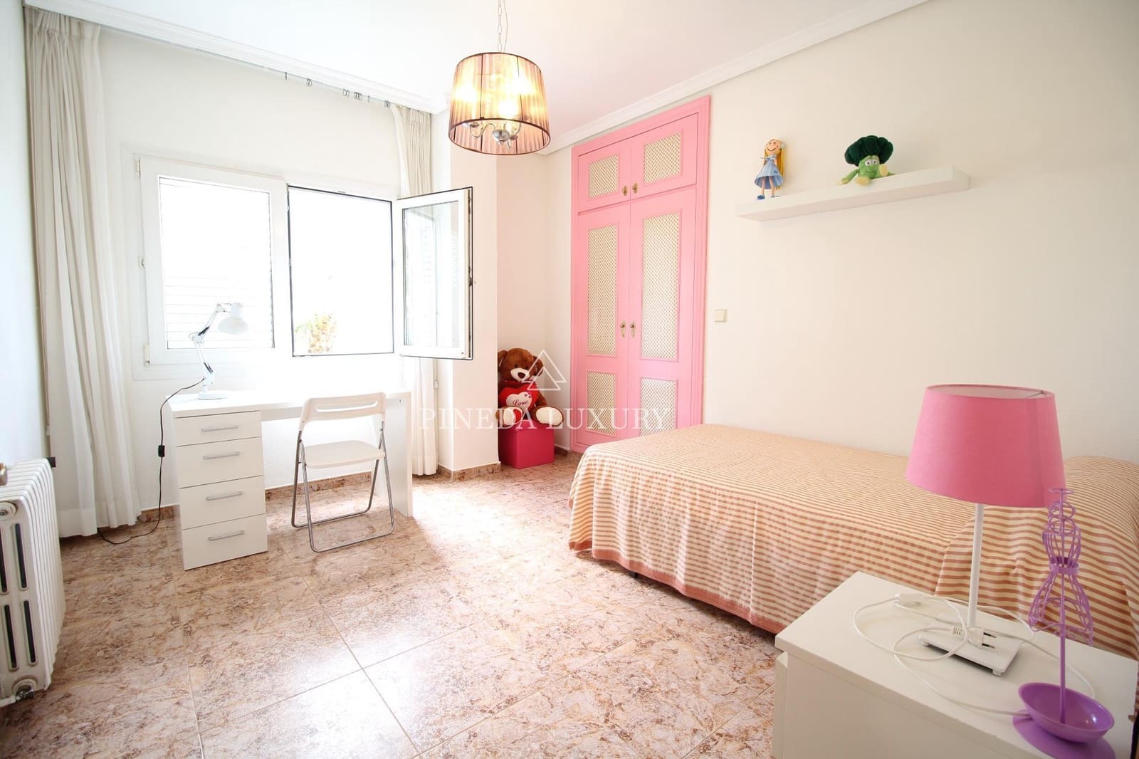 7 slaapkamer Villa te koop in Pucol met zwembad garage - € 1.550.000 (Ref: 9403361)