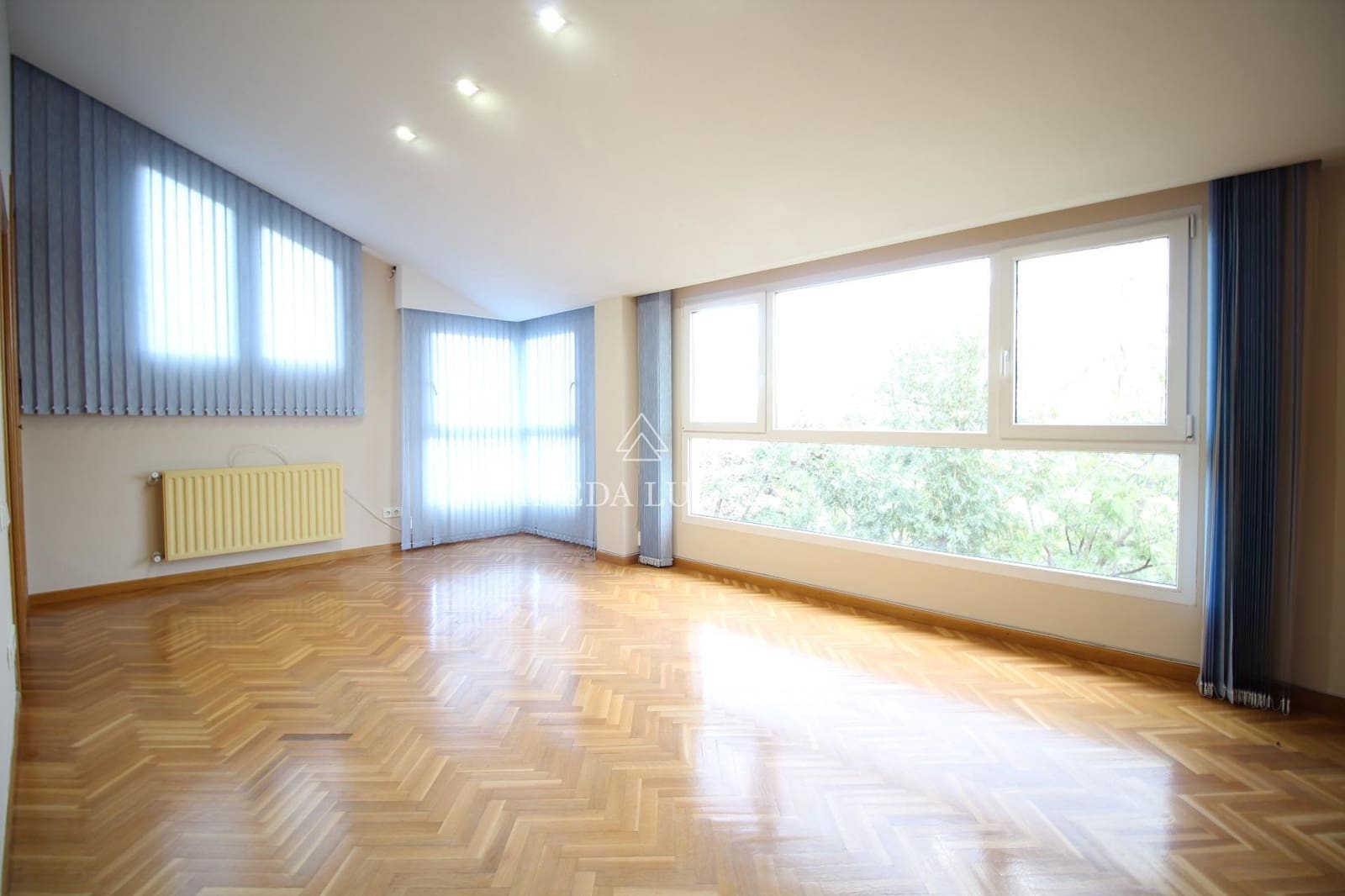 7 slaapkamer Villa te koop in Pucol met zwembad garage - € 1.550.000 (Ref: 9403361)