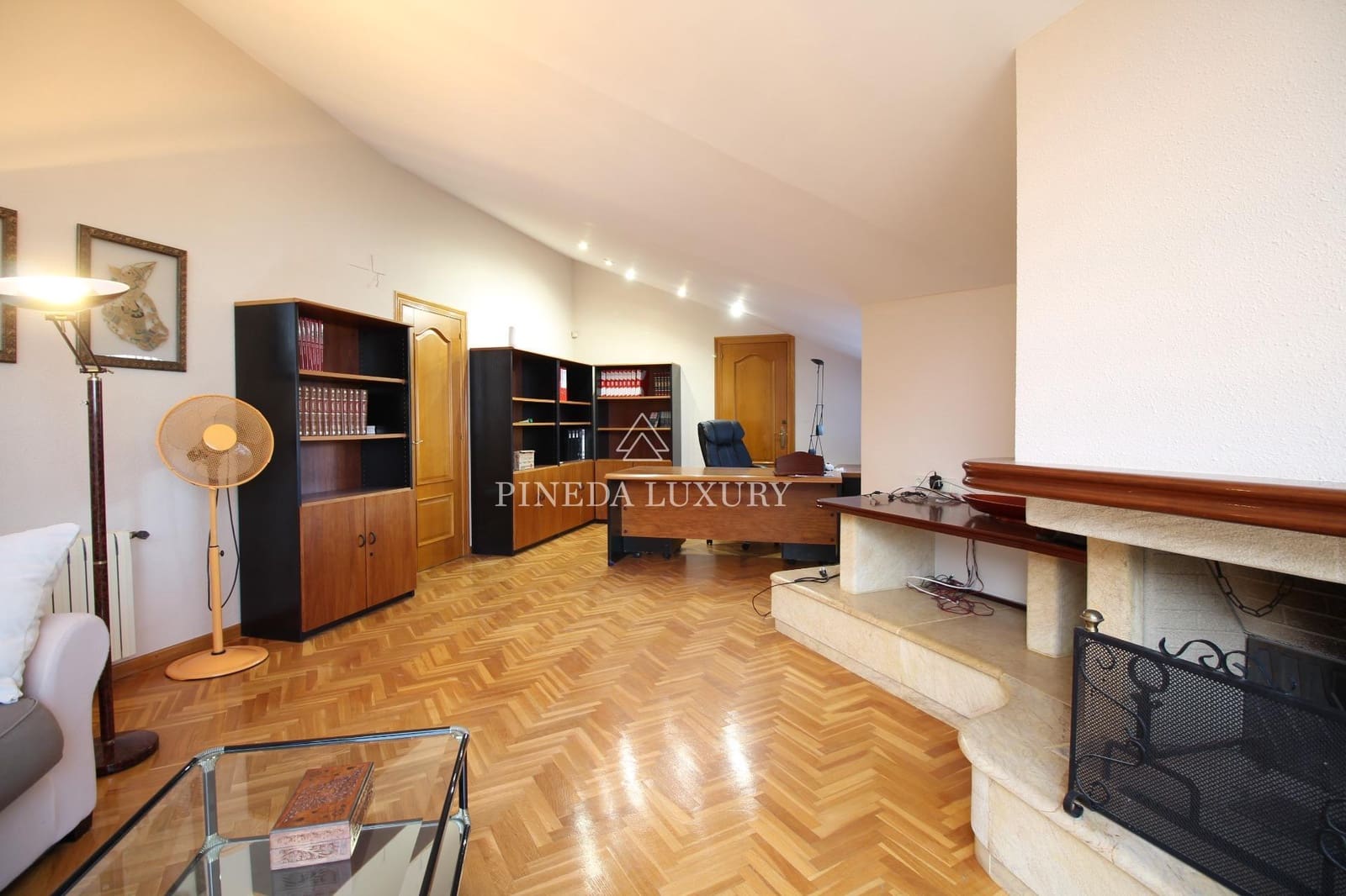 7 slaapkamer Villa te koop in Pucol met zwembad garage - € 1.550.000 (Ref: 9403361)