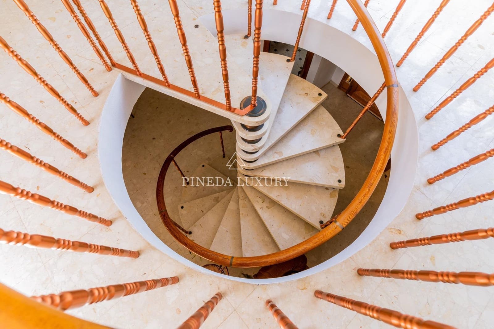 6 soverom Villa til salgs i Pucol med garasje - € 1 750 000 (Ref: 9406837)