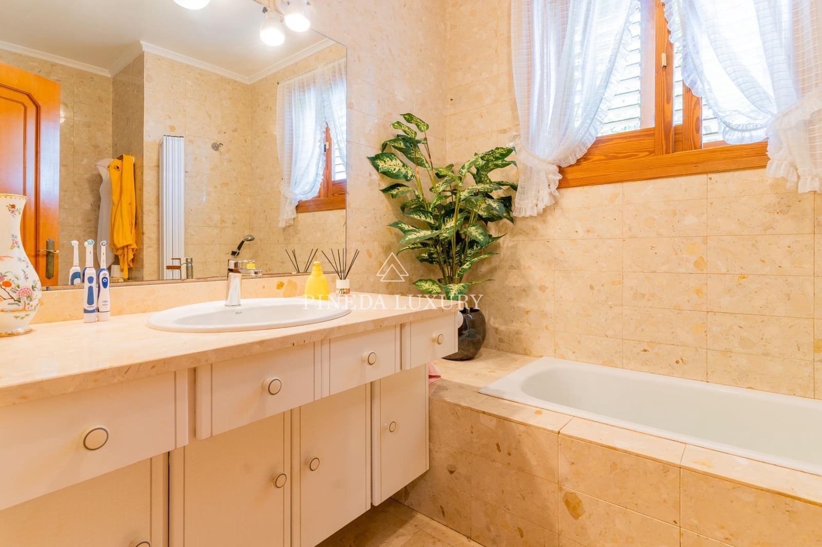 6 soverom Villa til salgs i Pucol med garasje - € 1 750 000 (Ref: 9406837)