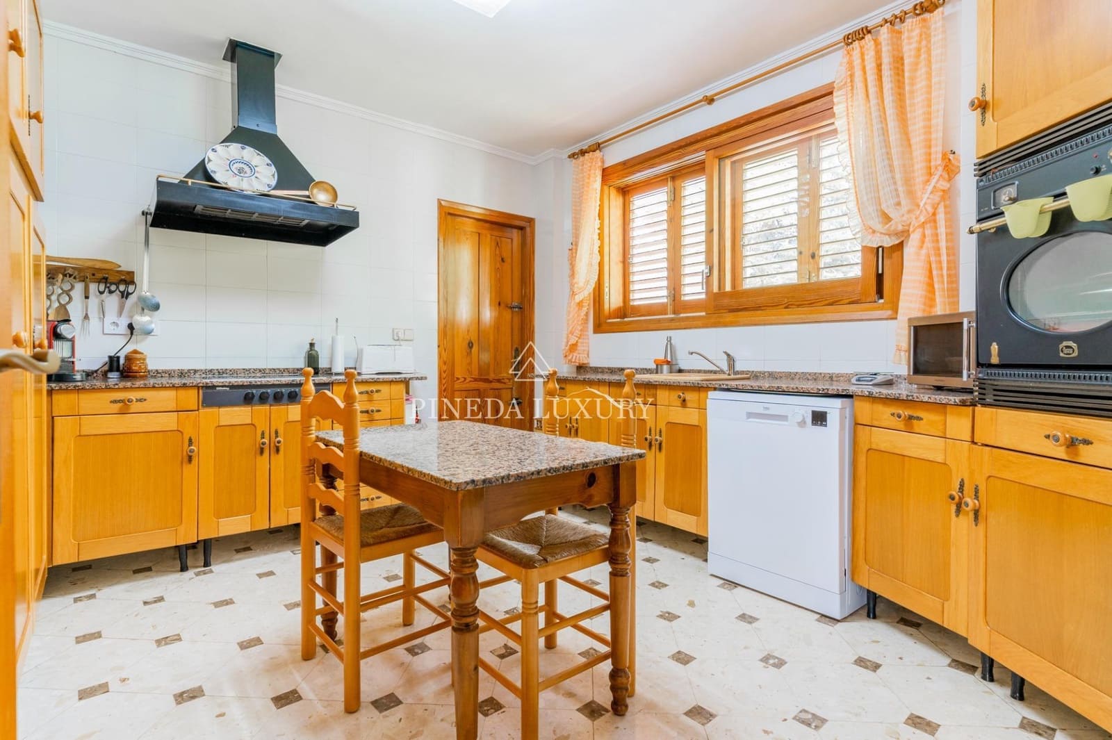 6 soverom Villa til salgs i Pucol med garasje - € 1 750 000 (Ref: 9406837)