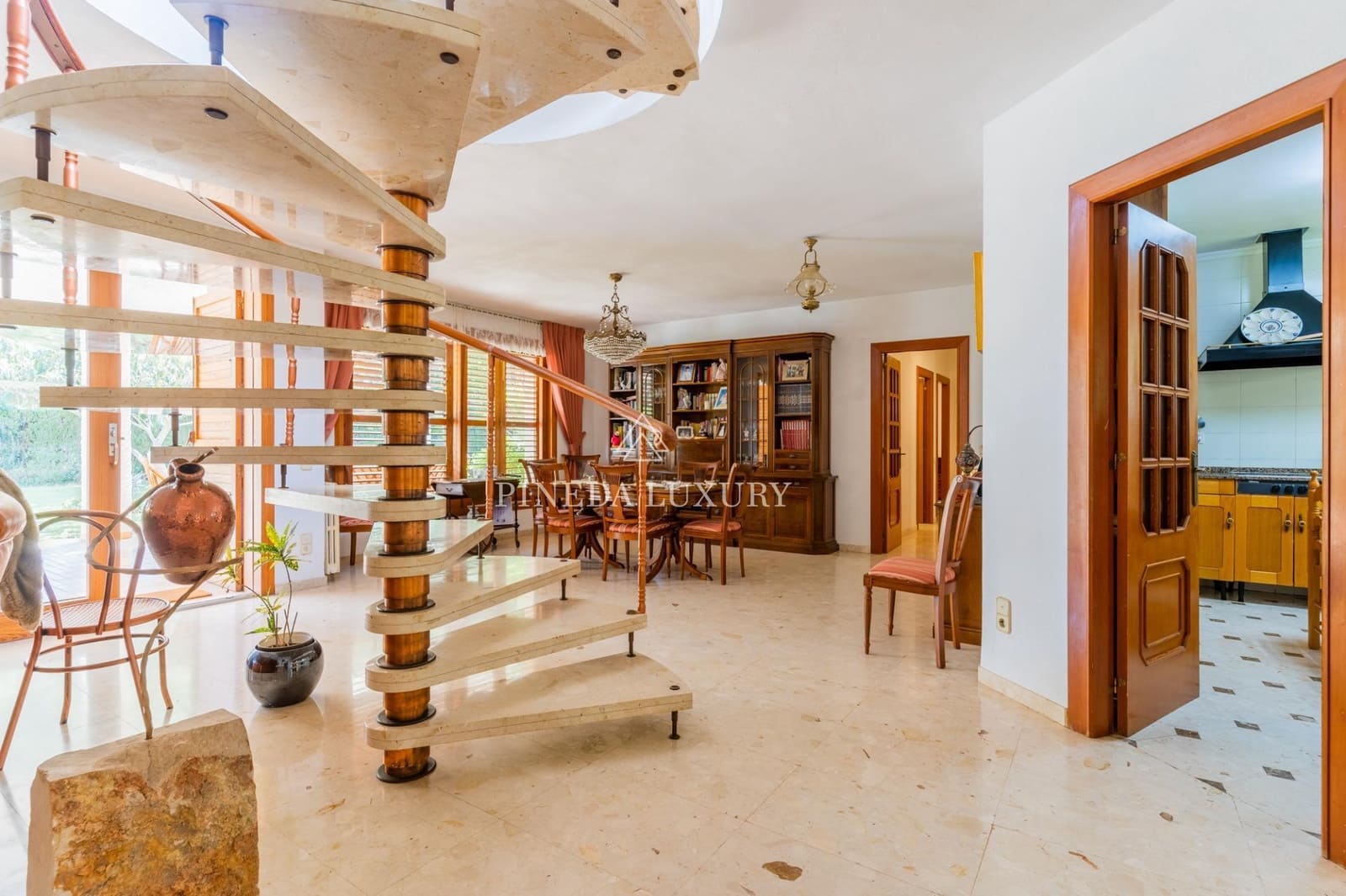 6 soverom Villa til salgs i Pucol med garasje - € 1 750 000 (Ref: 9406837)