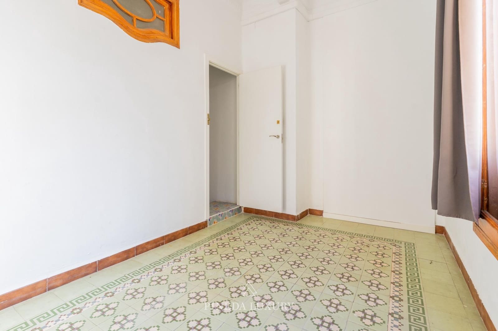 6 bedroom Flat for sale in Valencia city - € 950,000 (Ref: 9406838)