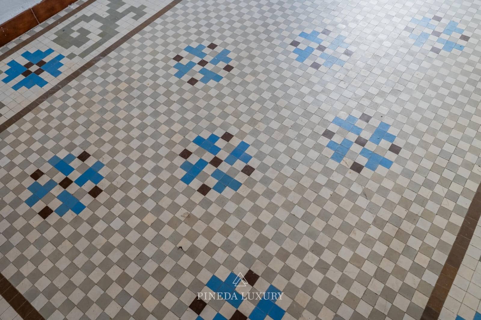 6 bedroom Flat for sale in Valencia city - € 950,000 (Ref: 9406838)