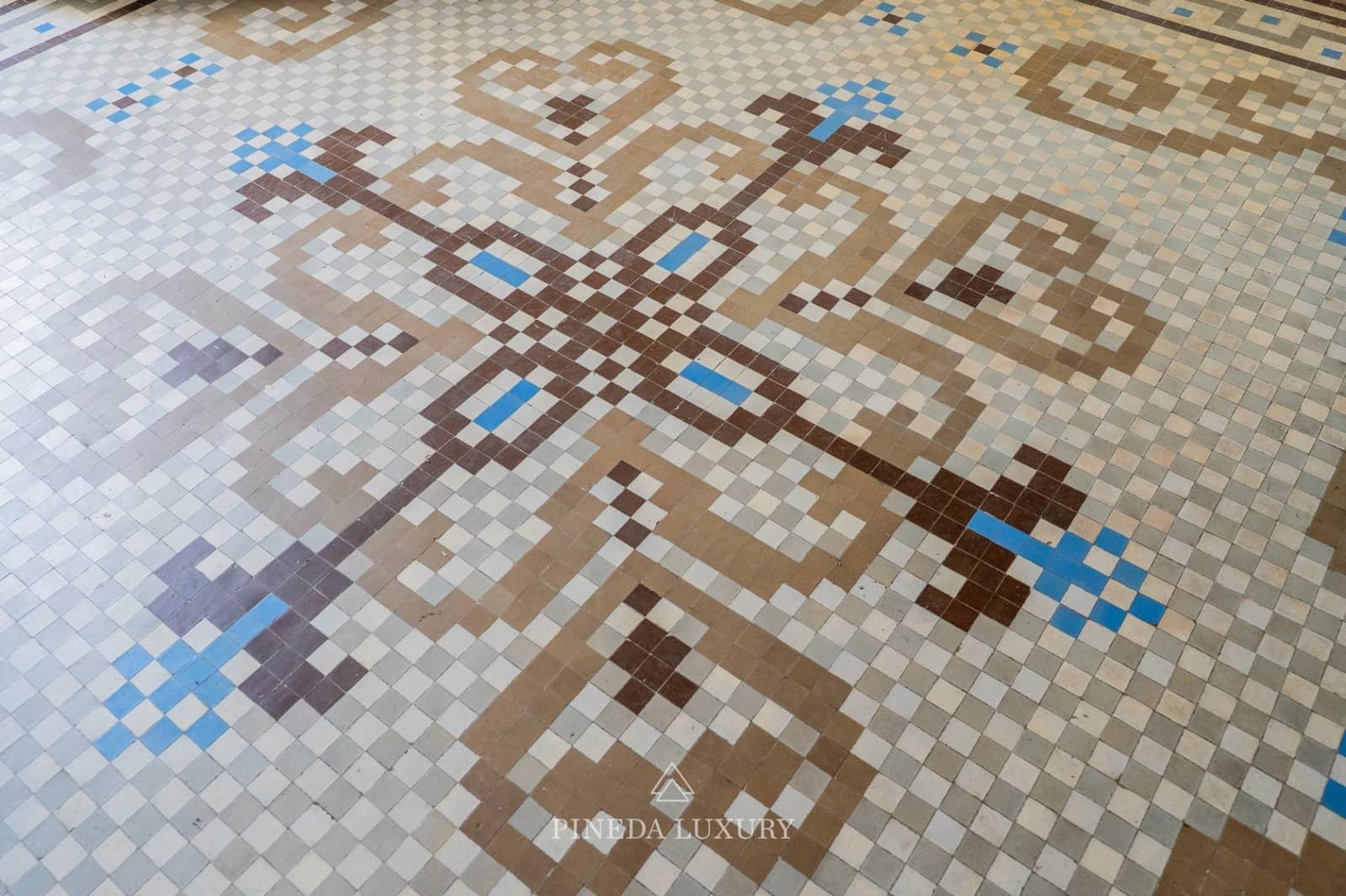 6 bedroom Flat for sale in Valencia city - € 950,000 (Ref: 9406838)