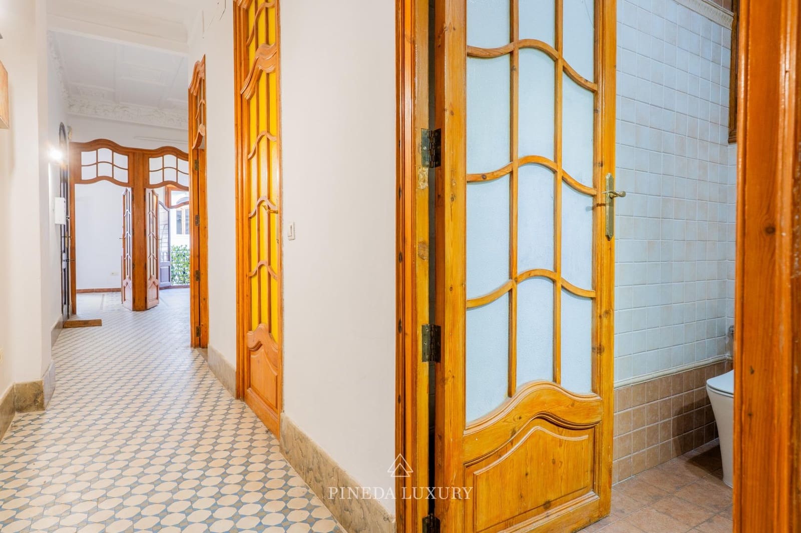6 bedroom Flat for sale in Valencia city - € 950,000 (Ref: 9406838)
