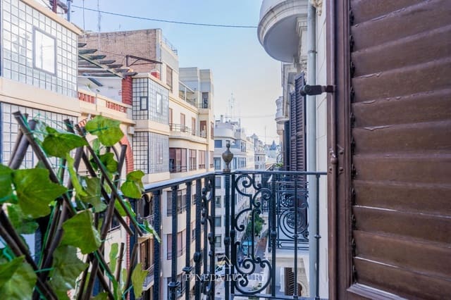 6 bedroom Flat for sale in Sant Francesc, Valencia city - € 950,000 (Ref: 9406838)