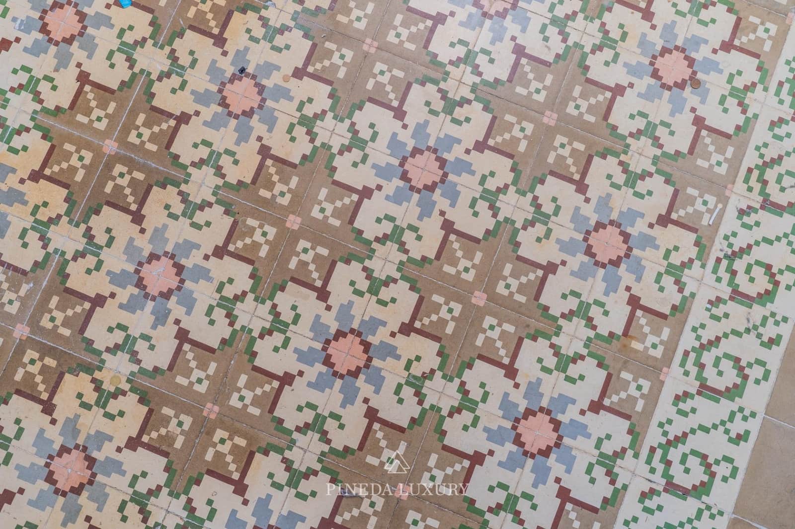 6 bedroom Flat for sale in Valencia city - € 950,000 (Ref: 9406838)