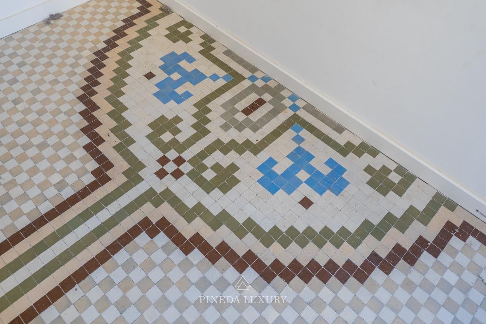 6 bedroom Flat for sale in Valencia city - € 950,000 (Ref: 9406838)