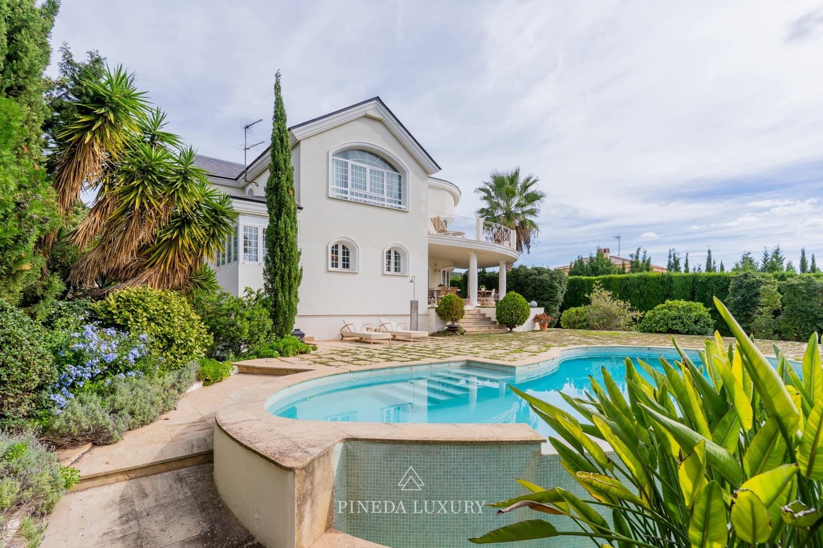 5 soverom Villa til salgs i Pucol med svømmebasseng garasje - € 1 550 000 (Ref: 9406839)