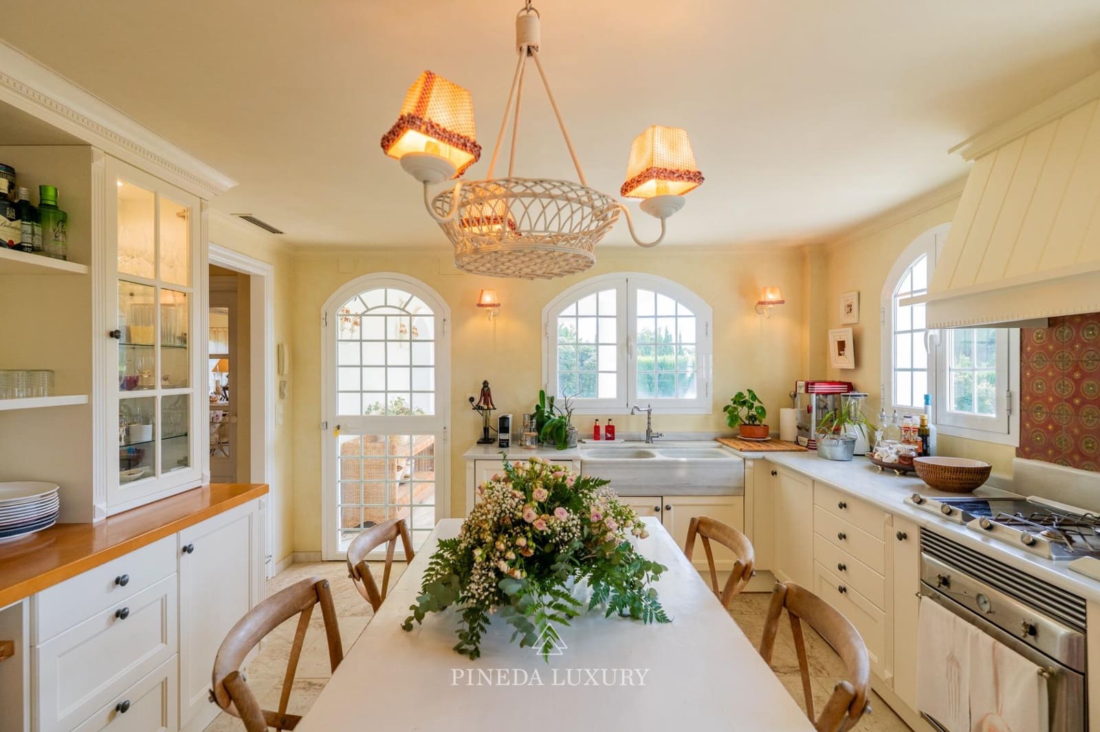 5 soverom Villa til salgs i Pucol med svømmebasseng garasje - € 1 550 000 (Ref: 9406839)