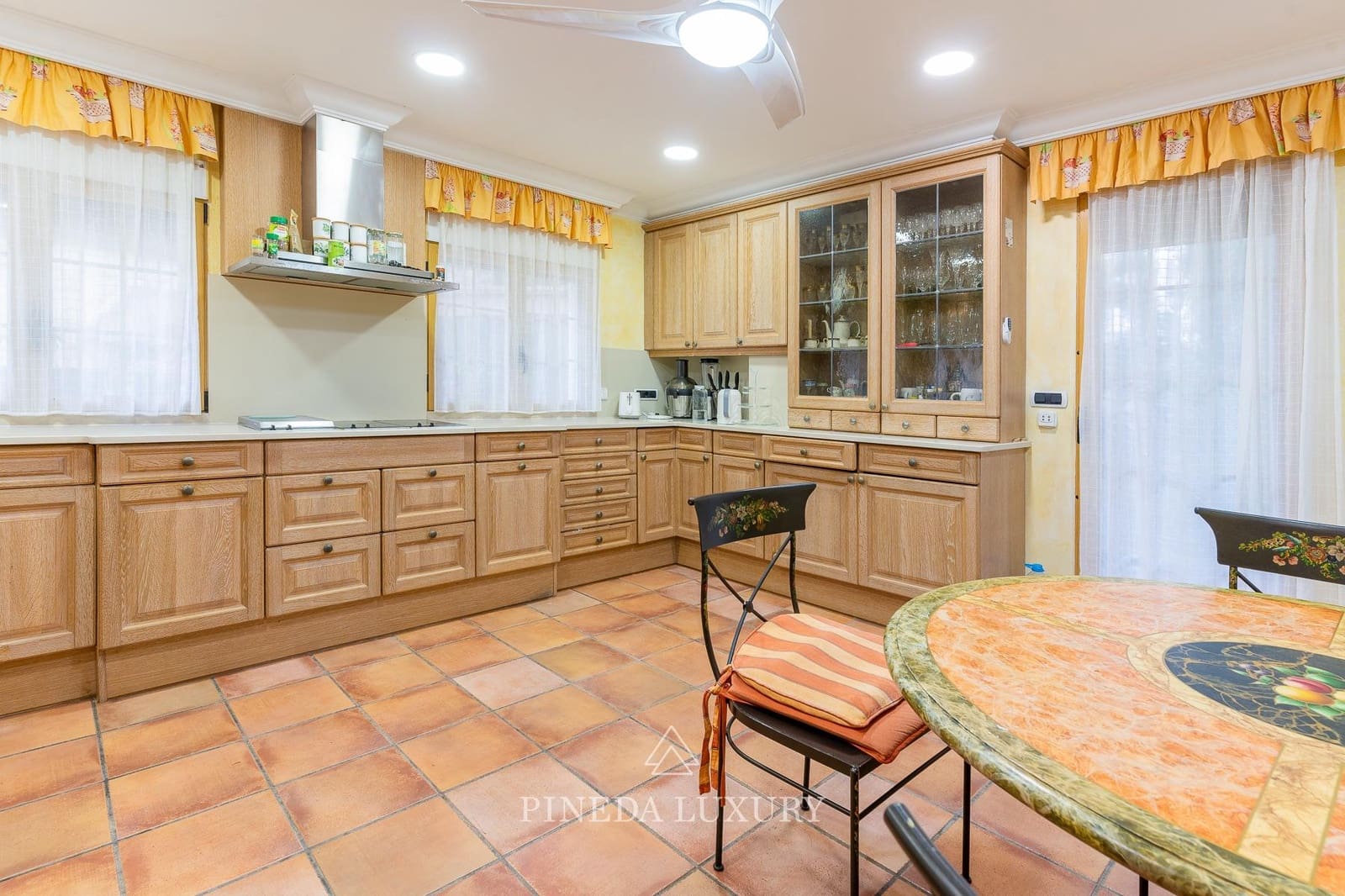 5 soverom Villa til salgs i Pucol med svømmebasseng garasje - € 1 645 000 (Ref: 9406840)