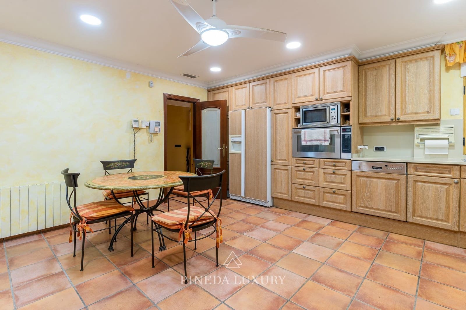 5 soverom Villa til salgs i Pucol med svømmebasseng garasje - € 1 645 000 (Ref: 9406840)