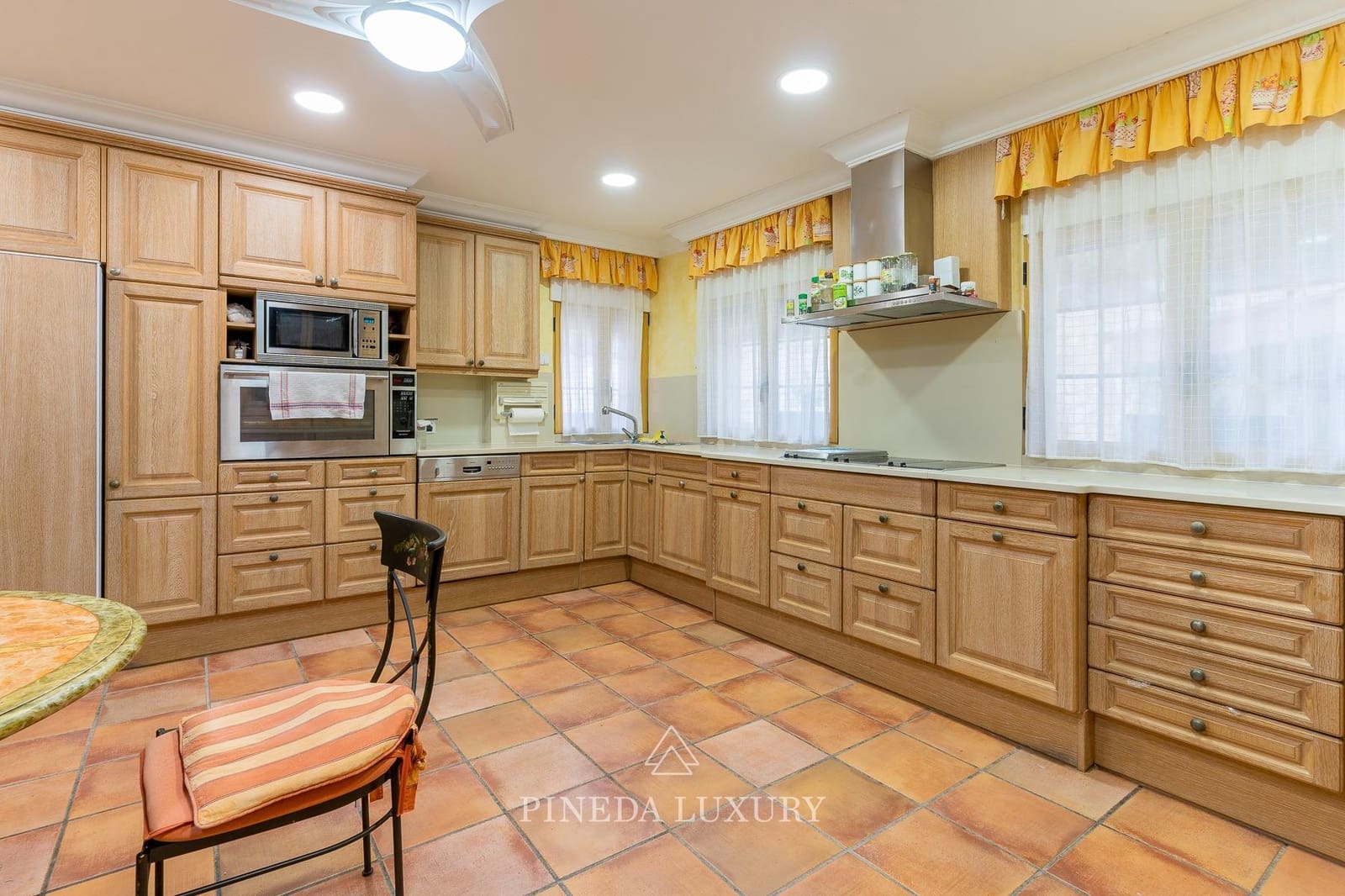 5 soverom Villa til salgs i Pucol med svømmebasseng garasje - € 1 645 000 (Ref: 9406840)