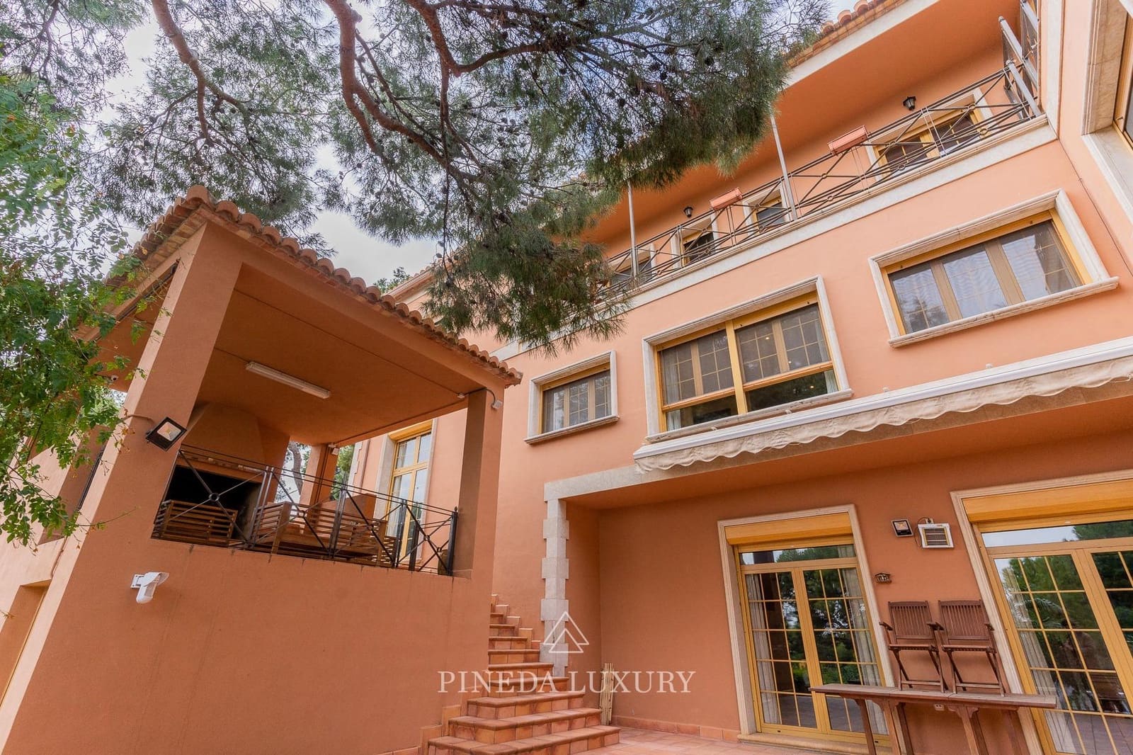 5 soverom Villa til salgs i Pucol med svømmebasseng garasje - € 1 645 000 (Ref: 9406840)