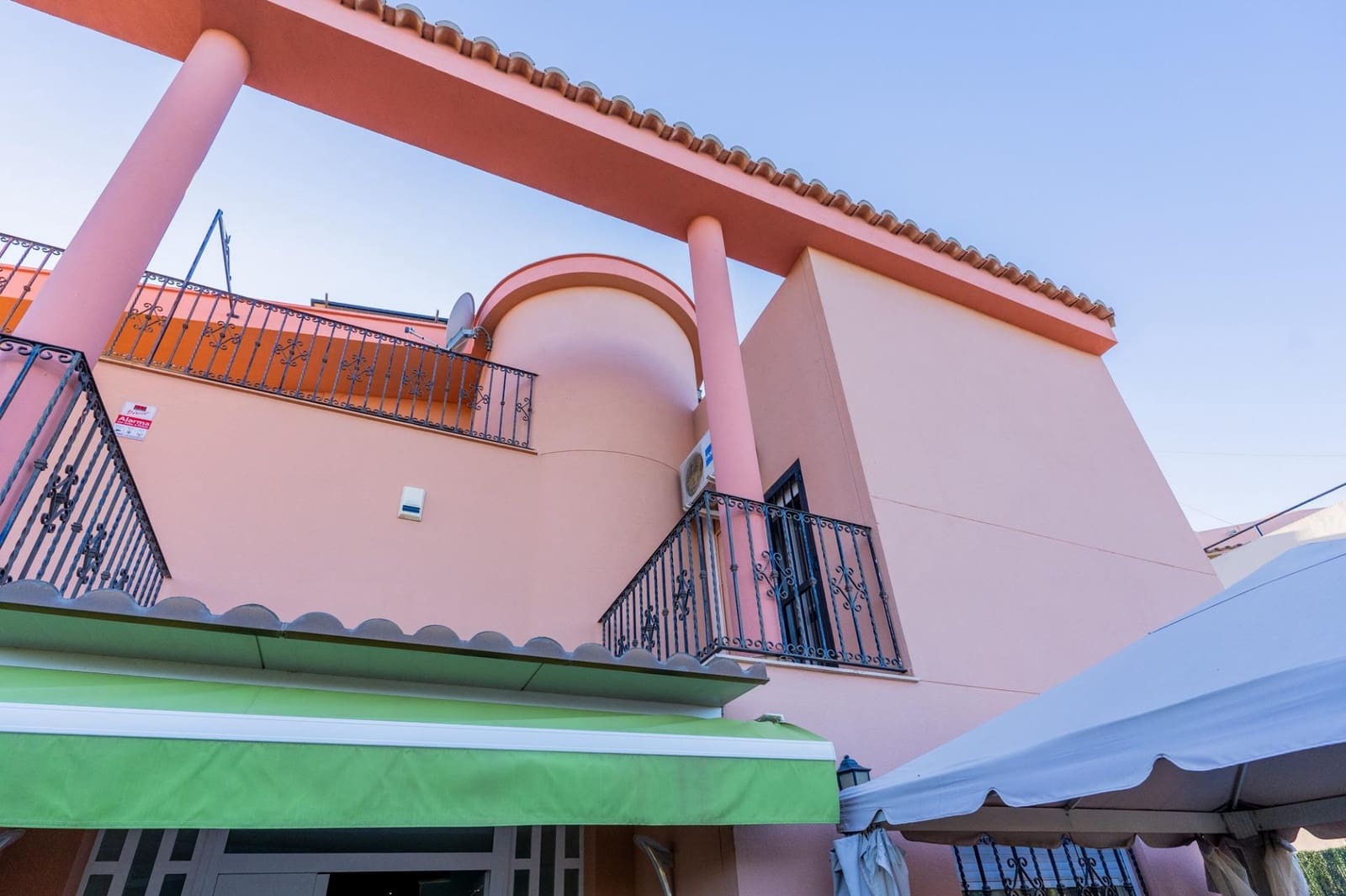 4 makuuhuone Huvila myytävänä paikassa Puig mukana 
autotalli - 1 150 000 € (Ref: 9414090)