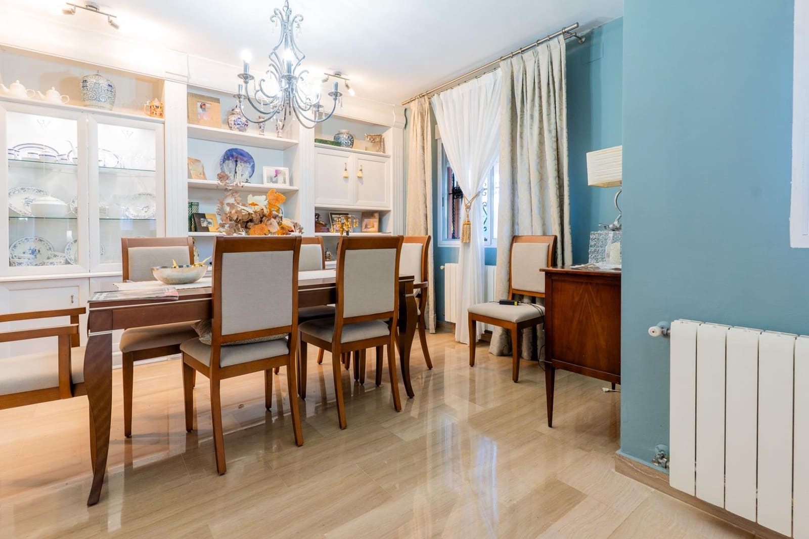 4 makuuhuone Huvila myytävänä paikassa Puig mukana 
autotalli - 1 150 000 € (Ref: 9414090)