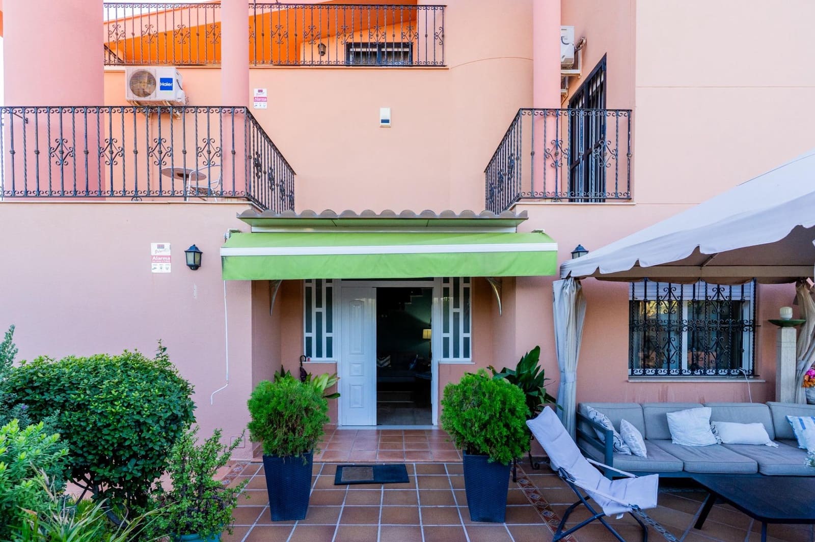 4 makuuhuone Huvila myytävänä paikassa Puig mukana 
autotalli - 1 150 000 € (Ref: 9414090)