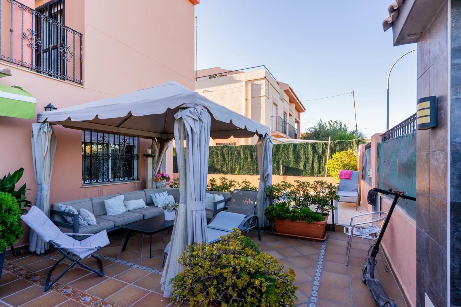 4 makuuhuone Huvila myytävänä paikassa Puig mukana 
autotalli - 1 150 000 € (Ref: 9414090)