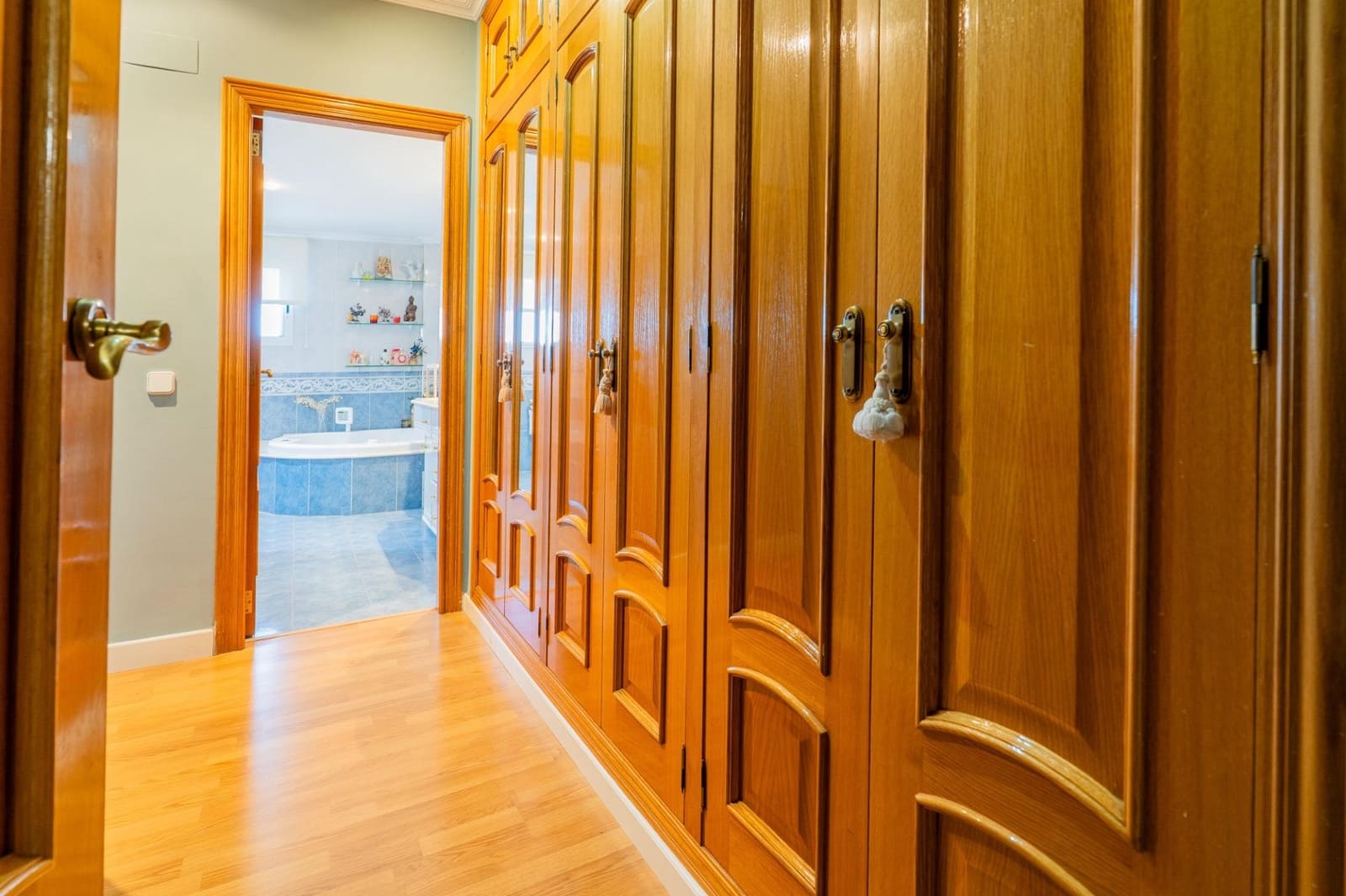 4 makuuhuone Huvila myytävänä paikassa Puig mukana 
autotalli - 1 150 000 € (Ref: 9414090)