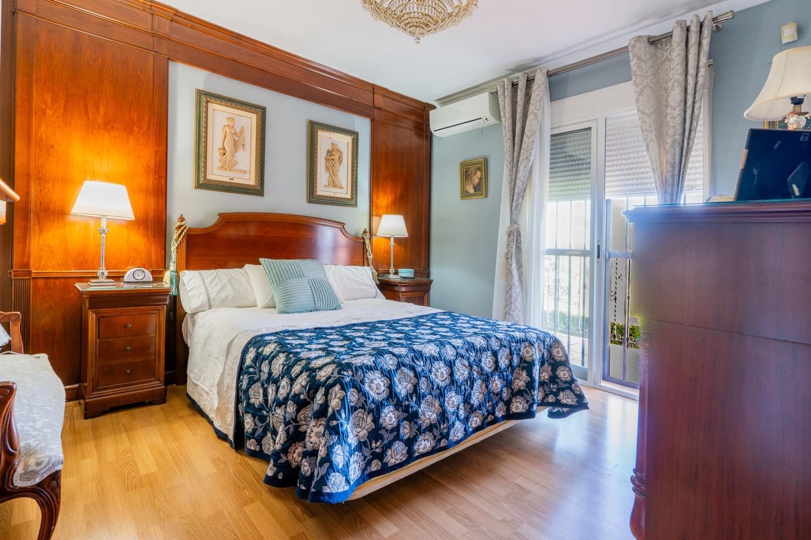 4 makuuhuone Huvila myytävänä paikassa Puig mukana 
autotalli - 1 150 000 € (Ref: 9414090)