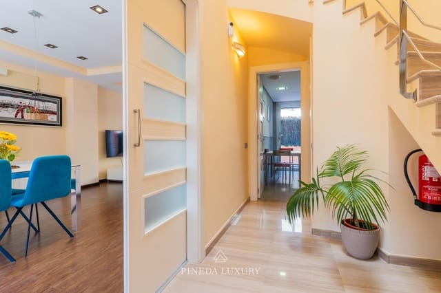 Adosado de 3 habitaciones en Puig en venta con garaje - 490.000 € (Ref: 9414091)