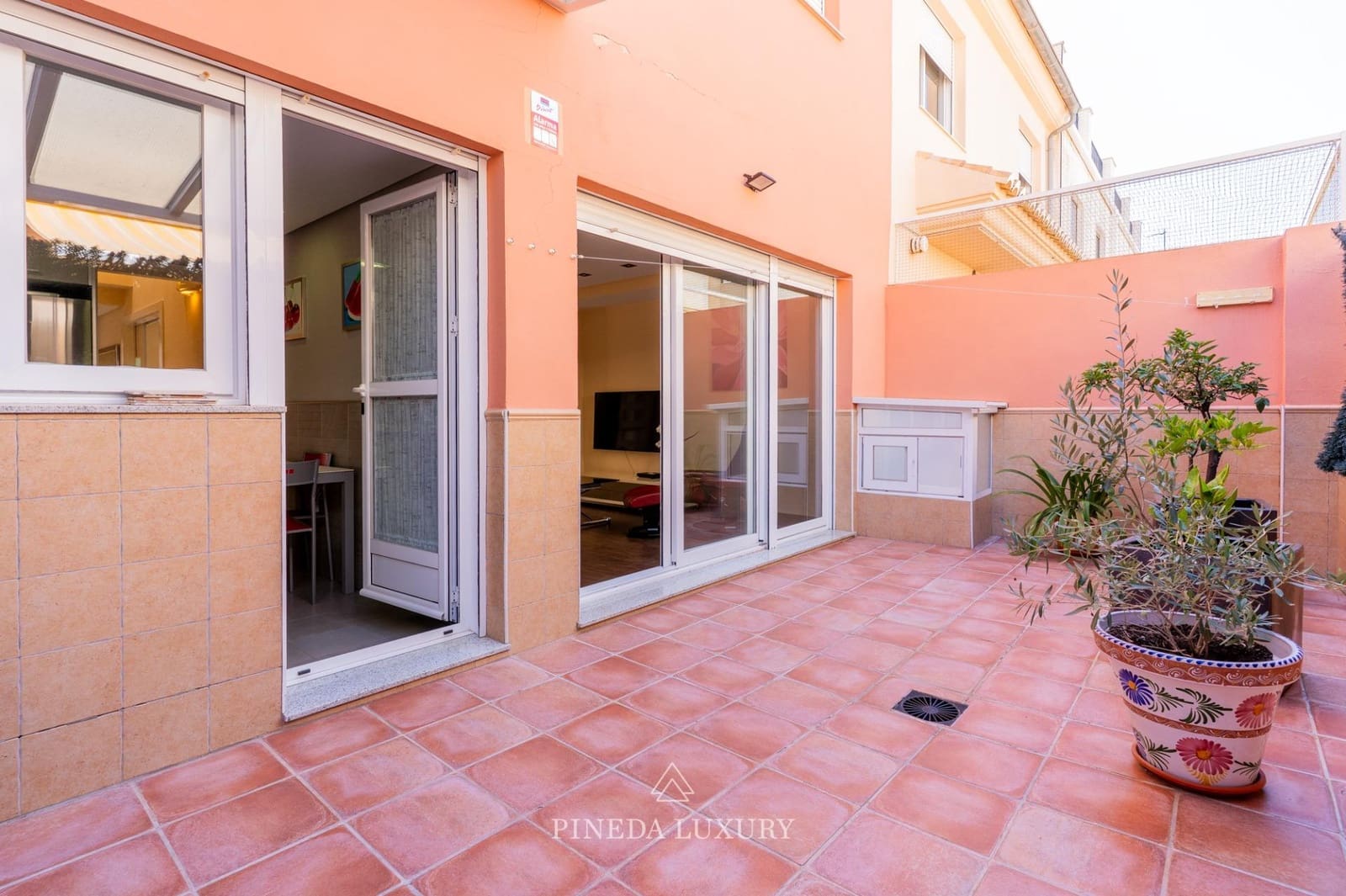 3 soverom Rekkehus til salgs i Puig med garasje - € 490 000 (Ref: 9414091)