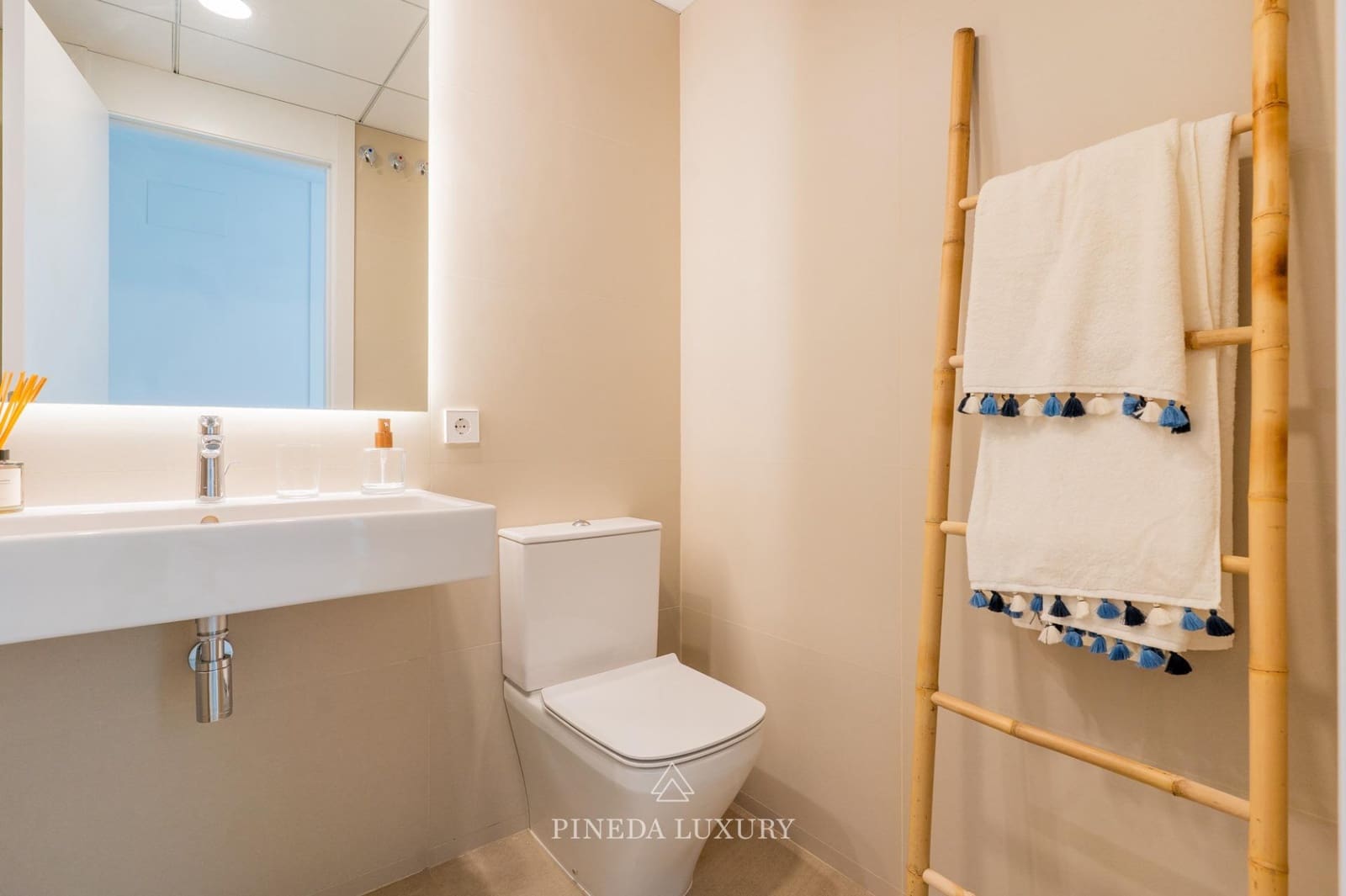 5 soveværelse Rækkehus til salg i Campolivar med swimmingpool garage - € 825.000 (Ref: 9440117)