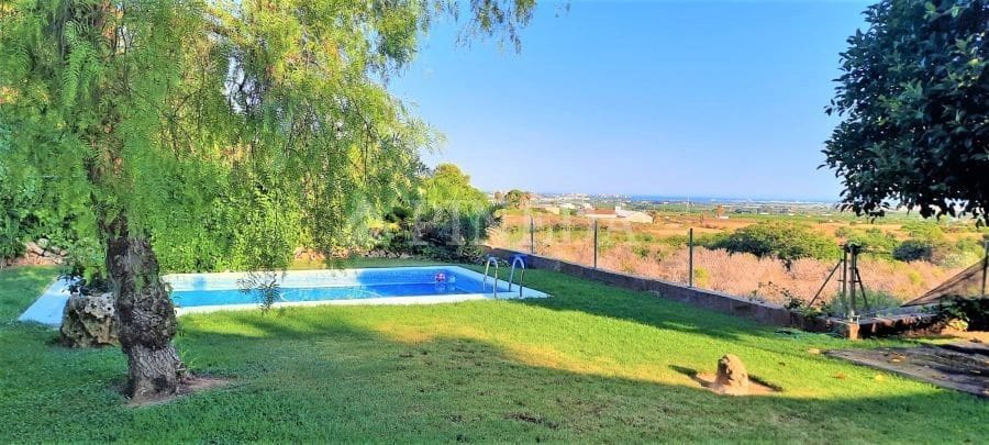 4 makuuhuone Huvila myytävänä paikassa Pucol mukana uima-altaan 
autotalli - 1 100 000 € (Ref: 9482037)