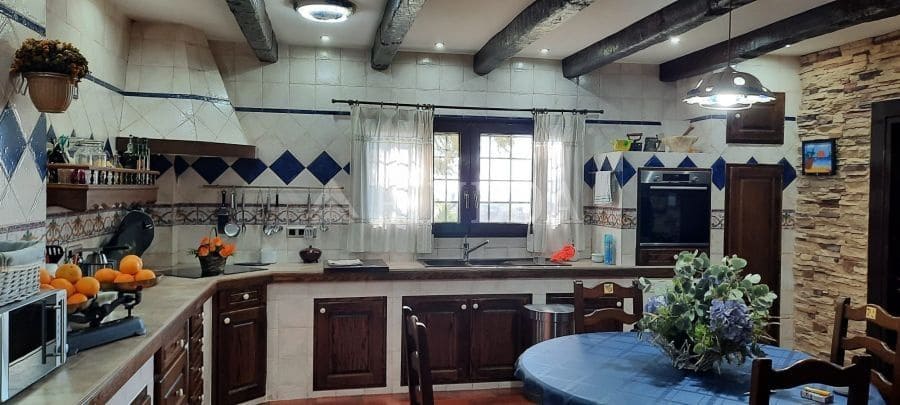 4 makuuhuone Huvila myytävänä paikassa Pucol mukana uima-altaan 
autotalli - 1 100 000 € (Ref: 9482037)