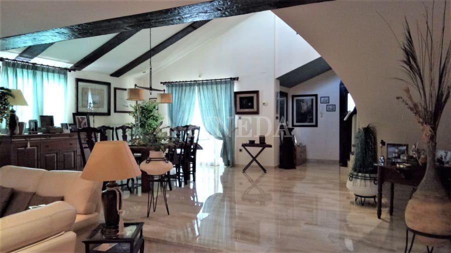 4 makuuhuone Huvila myytävänä paikassa Pucol mukana uima-altaan 
autotalli - 1 100 000 € (Ref: 9482037)