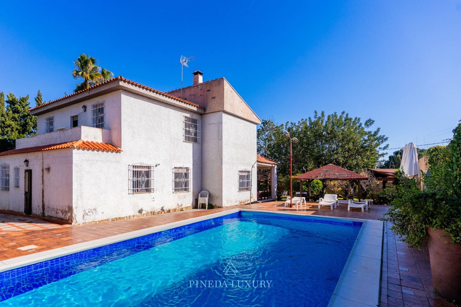 6 soveværelse Villa til salg i L'Eliana med garage - € 860.000 (Ref: 9599526)