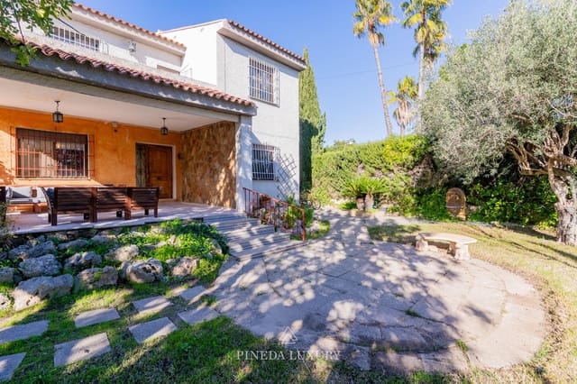 6 bedroom Villa for sale in L'Eliana with garage - € 860,000 (Ref: 9599526)