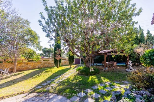 6 bedroom Villa for sale in L'Eliana with garage - € 860,000 (Ref: 9599526)