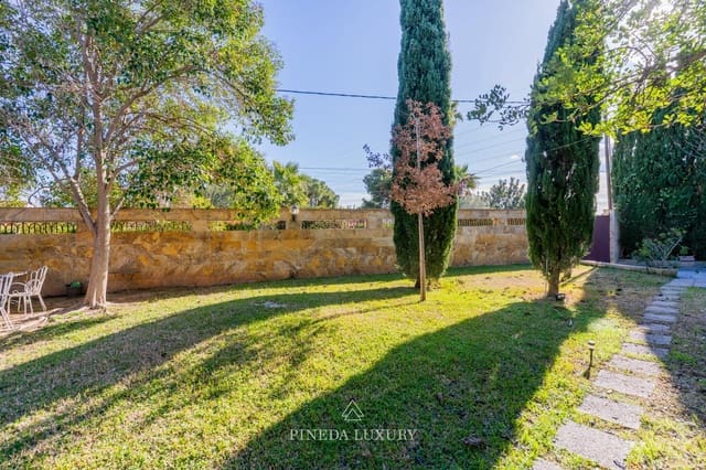 6 bedroom Villa for sale in L'Eliana with garage - € 860,000 (Ref: 9599526)