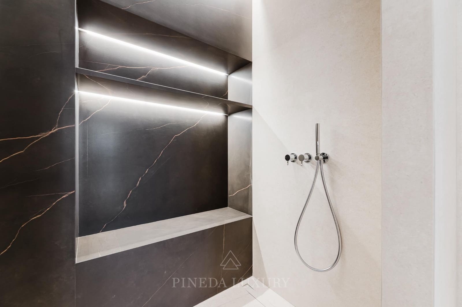 3 sypialnia Mieszkanie na sprzedaż w Miasto Walencja - 1 350 000 € (Ref: 9619222)