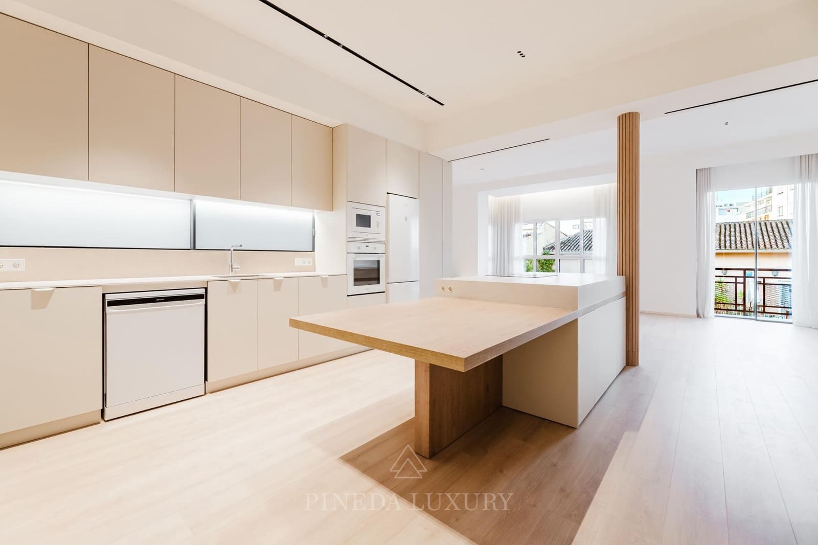 3 bedroom Flat for sale in Valencia city - € 1,350,000 (Ref: 9619222)